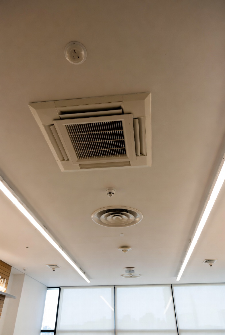 無窗房外氣引入：PM 過濾等級怎麼抓？用「室外 PM × 風量 × 目標門檻」算出你該上到哪一級