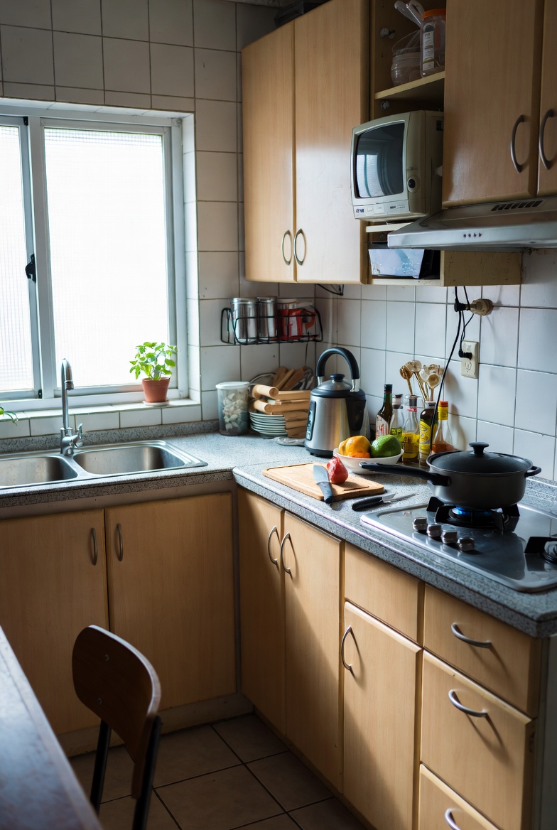 你以為油煙=味道：其實 PM 峰值才是你該先壓的（油煙事件的正確先手）